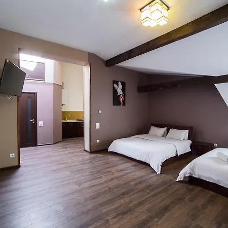 в центрі на 4 гостей Apartment *